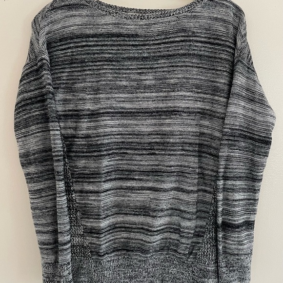 LOFT Sweaters - LOFT Ann Taylor Womens  Long Sleeve Black And White Sweater Woven Stripe Size S